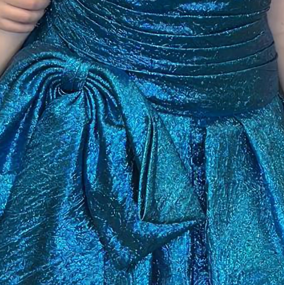 Sherri Hill blue color beautiful dress